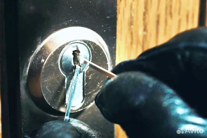 Вскрытие дверных замков гаражей