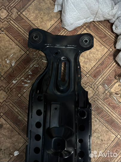 Подрамник задний Toyota Camry арт. 11575