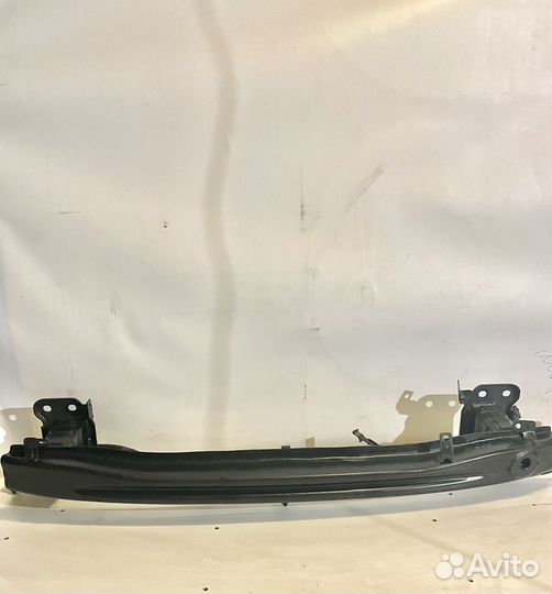 Усилитель переднего бампера Skoda Superb 2