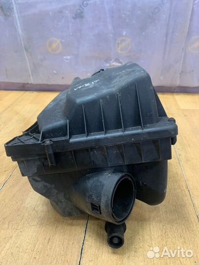 Корпус воздушного фильтра Opel Astra H Z16XEP