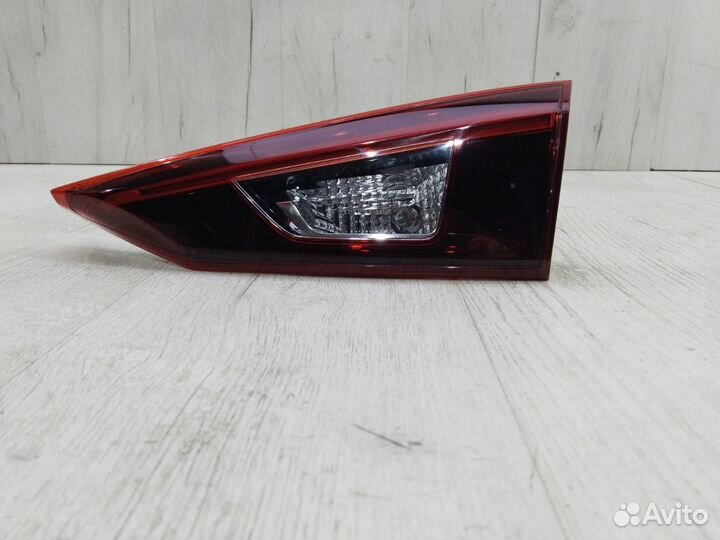 Фонарь в крышку LED правый Mazda 3 BM 1.5 2016