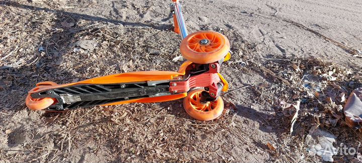 Самокат детский трех колесный обмен