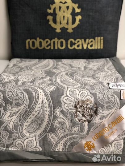 Шикарное брендовое покрывало