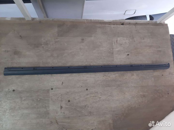 Молдинг двери передний правый Volkswagen Passat B7