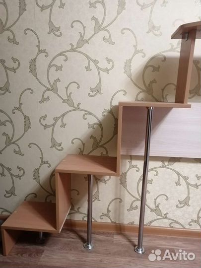 Стойка напольная для цветов