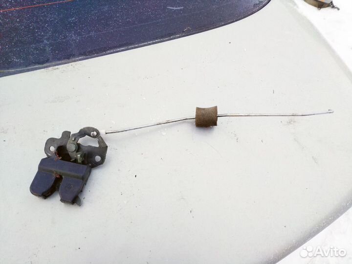 Замок и защелка багажника Кия Спектра