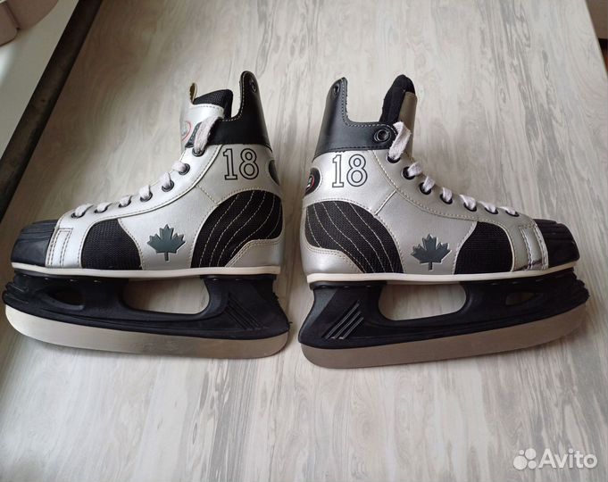 Коньки хоккейные