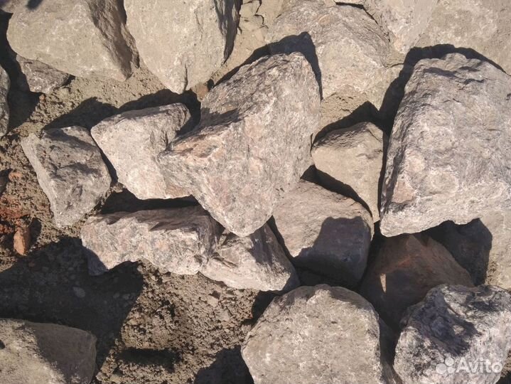 Камень булыжник