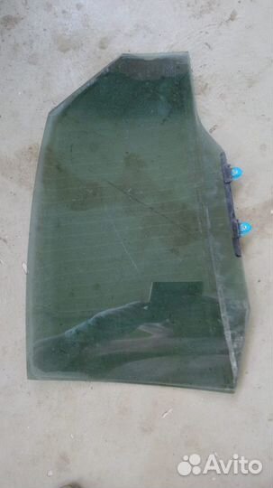Стекло задней двери Тойота Авенсис т220