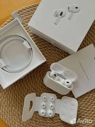 Беспроводные наушники apple airpods