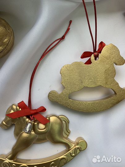 Новогодняя игрушка лошадка