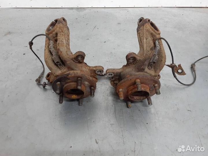 Кулак Jaguar X-Type 2002