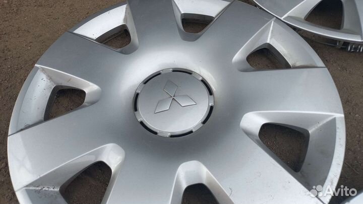 Колпаки на mitsubishi r16
