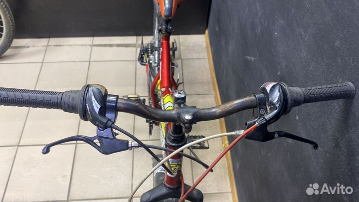 Велосипед Forward Benfica. колеса 26. скоростей 18