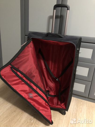 Чемодан на колесах большой