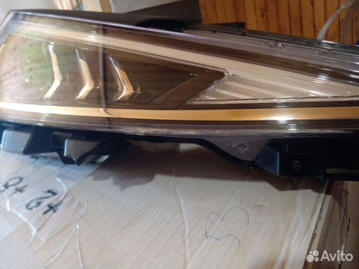 Фара правая Hyundai Elantra 6 рестайлинг