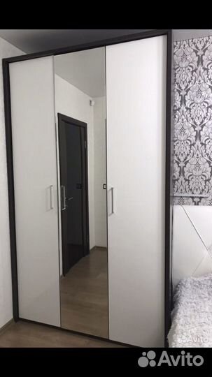 Шкаф распашной