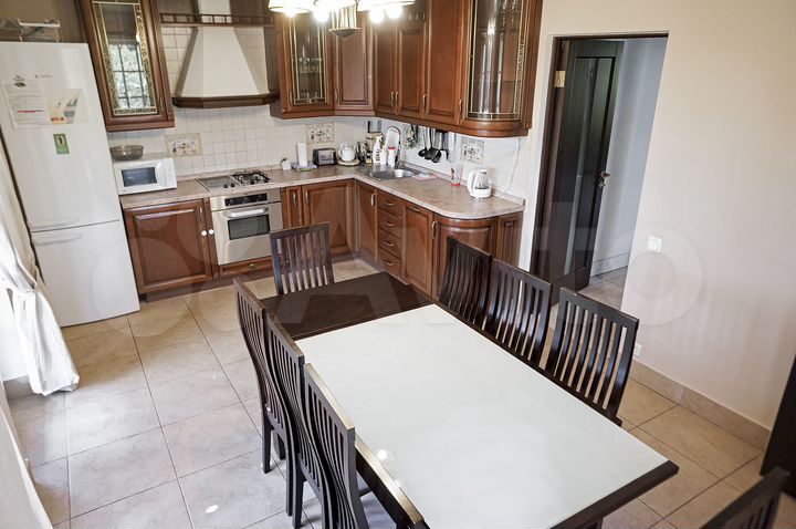 Коттедж 265 м² на участке 15 сот.