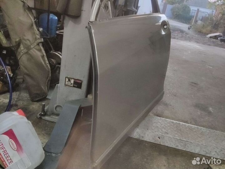 Дверь на mercedes w221