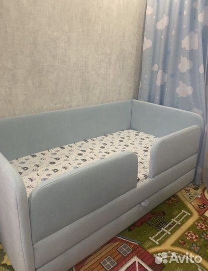 Детская кровать с мягкой спинкой Эмилия