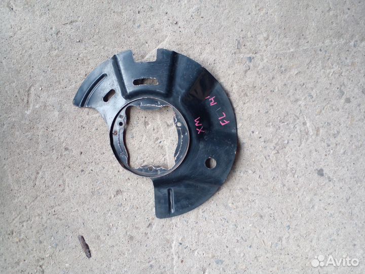 Щит переднего тормозного диска Kia Sorento XM