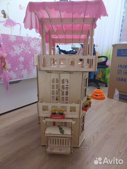 Домик кукольный с мебелью, 3 этажа
