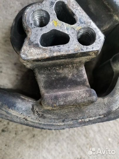 Подушка двигателя левая Daewoo Nexia седан N150