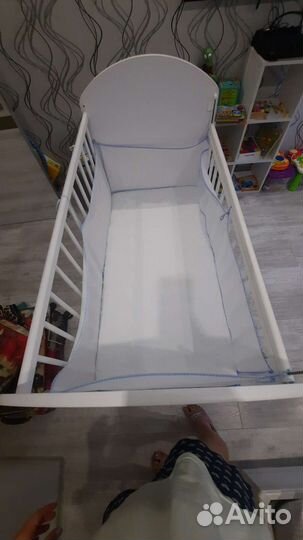 Детская кроватка с матрасом и бортиками