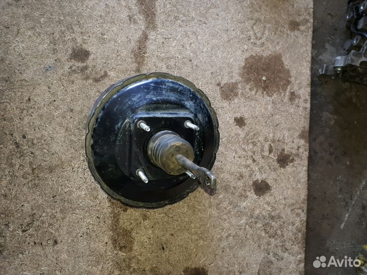 Вакуум тормозной Opel Antara