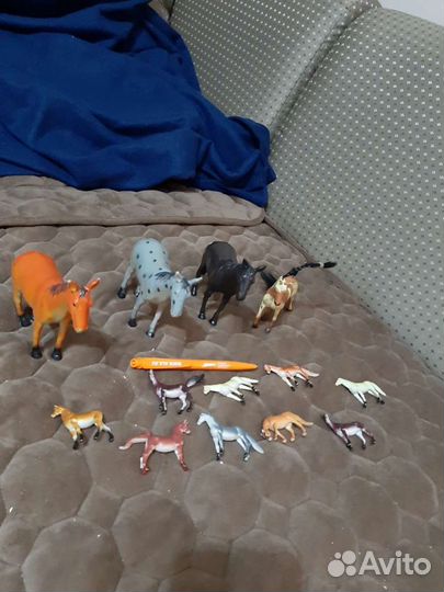Фигурки лошадей