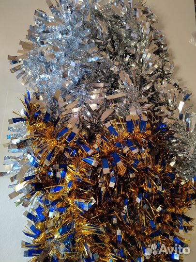 Мишура новогодняя и шары