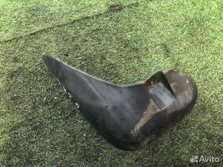 Брызговик задний левый Chevrolet Captiva C140 2012