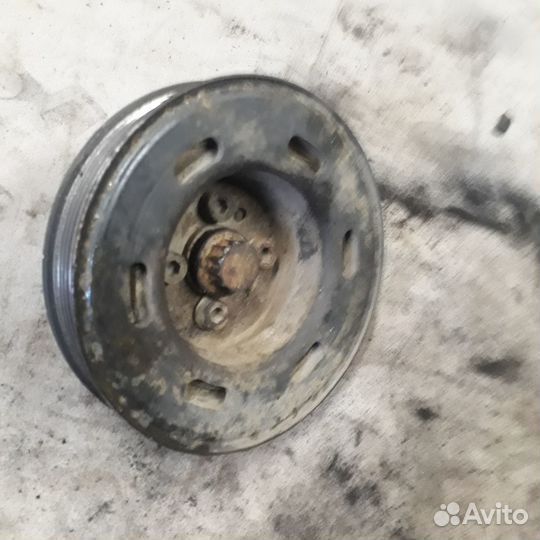 Шкив коленвала+шестерня 1,8т Шкода Ауди Фольксваге