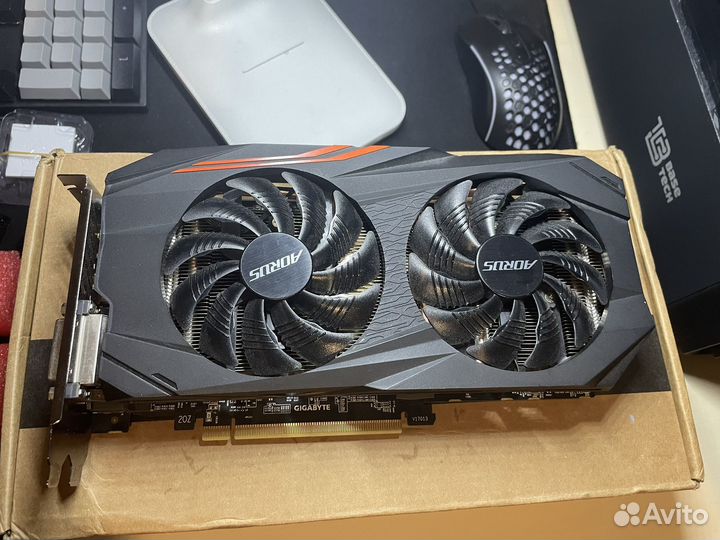 Gigabyte Aorus RX 580 8Gb неисправна