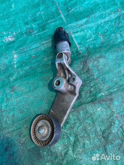 Ролик-натяжитель Toyota Corolla E15 1,4