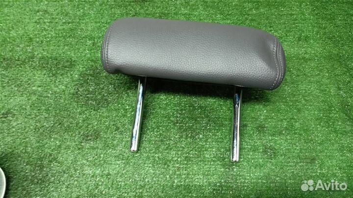 Подголовник сиденья задний VW Touareg 2002-2010