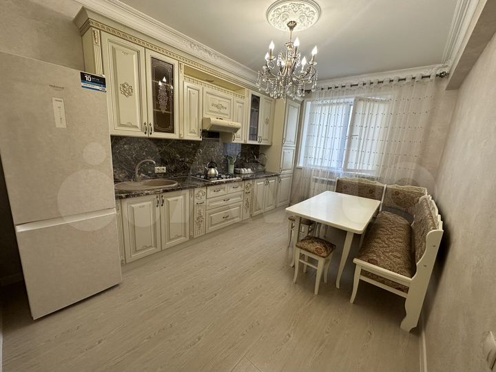 2-к. квартира, 76 м², 5/9 эт.