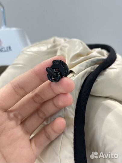 Пуховик Moncler