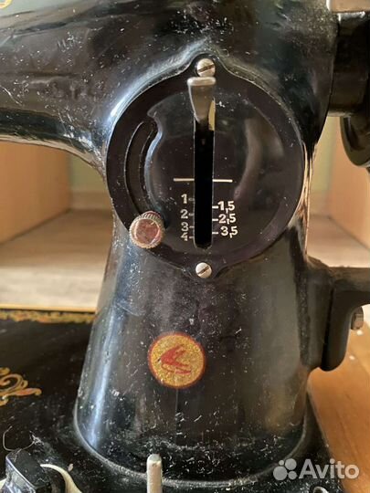 Машинка швейная механическая