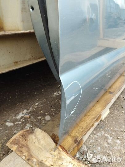 Передняя правая дверь Hyundai Tucson (04-11)