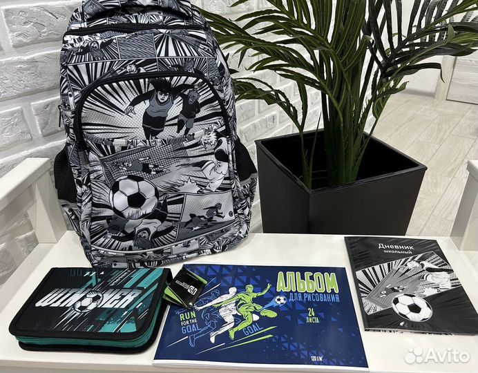 Школьный рюкзак футболист