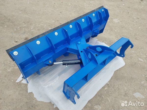 Поворотный гидравлический отвал на кун 2,5 м