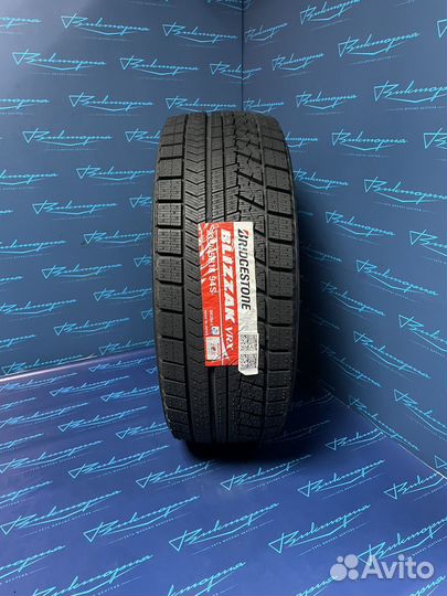Bridgestone Blizzak VRX 235/45 R18 94S