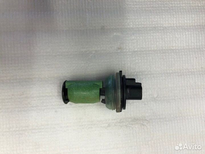 Датчик уровня жидкости бачка омывателя Toyota