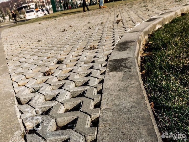 Тротуарная плитка, бордюры, газонная решетка