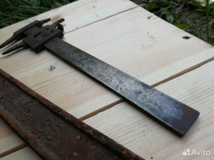 Старинный инструмент