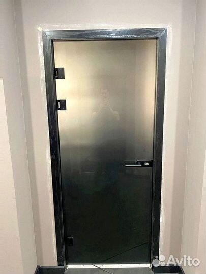 Дверь стеклянная межкомнатная