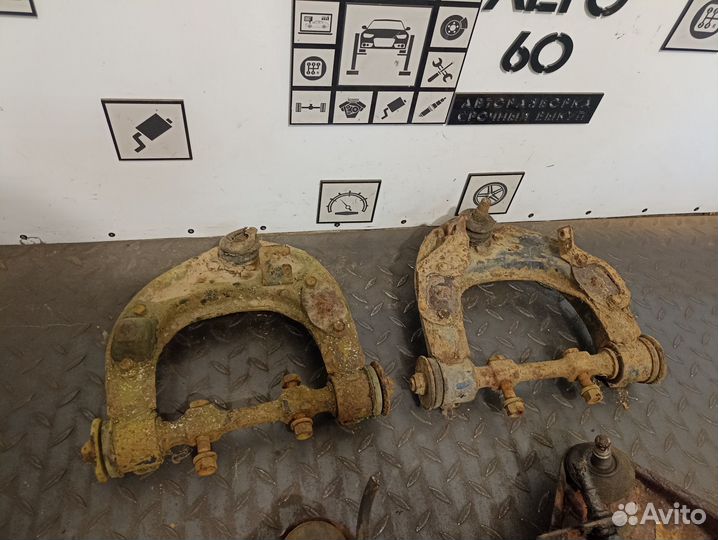 Рычаг передний верхний для Mitsubishi Pajero 1