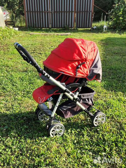 Прогулочная коляска с перекидной ручкой