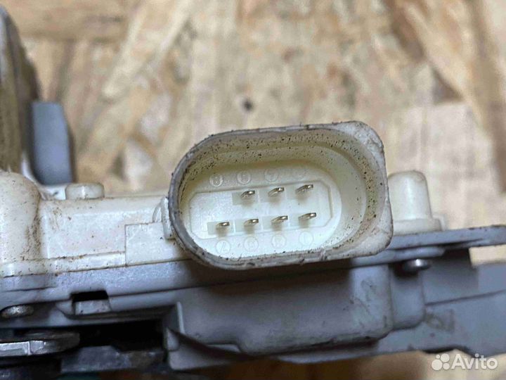 Замок двери задней правой Volkswagen tiguan (5N1 2